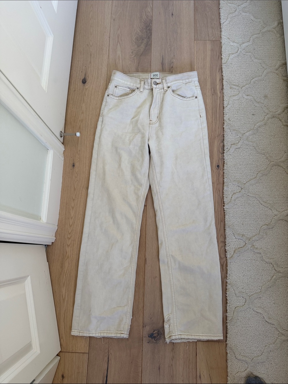 BDG Straight Leg Jeans in Off-White